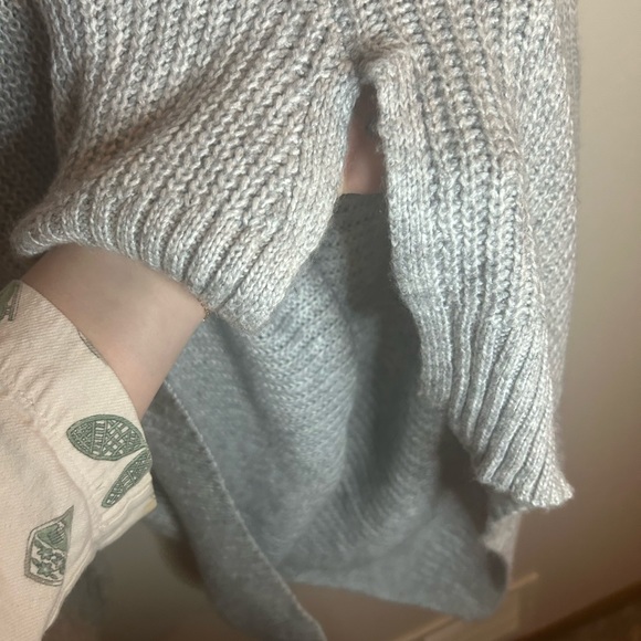 American Eagle | Gray Soft & Cozy Tunic Length Sweater - Picture 3 of 6